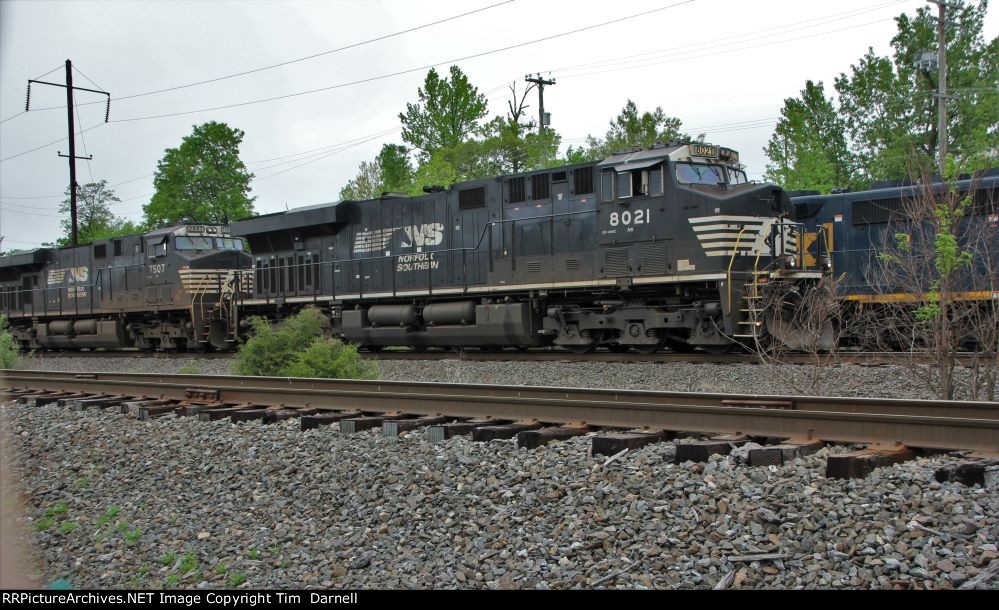 NS 8021, 7507 on 26E